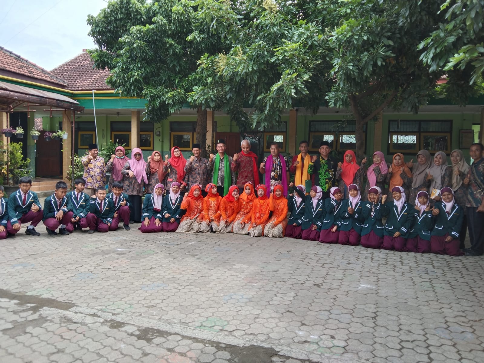 Tim Penilai Calon Sekolah Adiwiyata Sambangi MIN 3 Nganjuk 