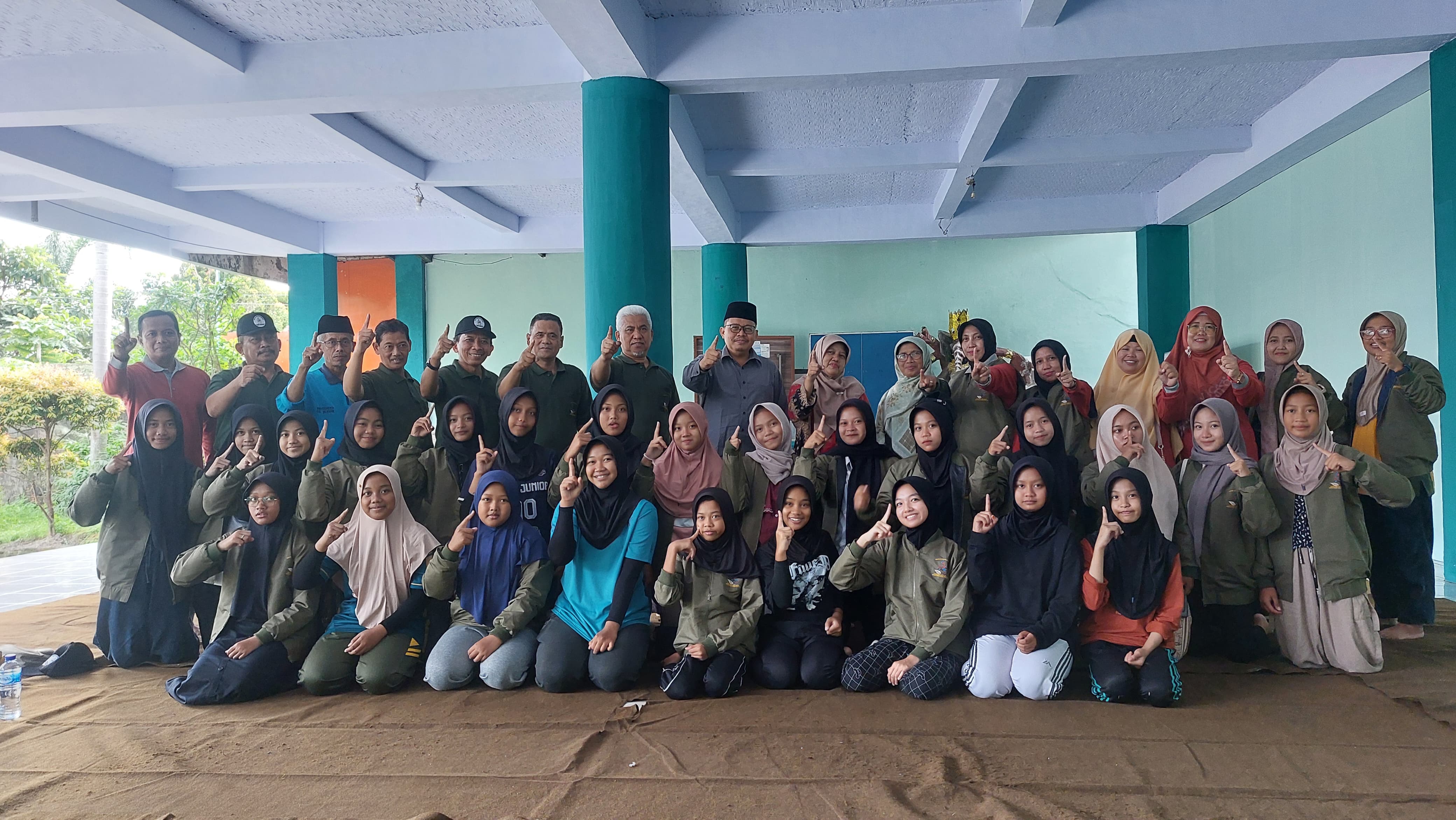 Porseni Dimulai, Kakankemenag Nganjuk Turun Langsung Kasih Semangat Kontingen MTs