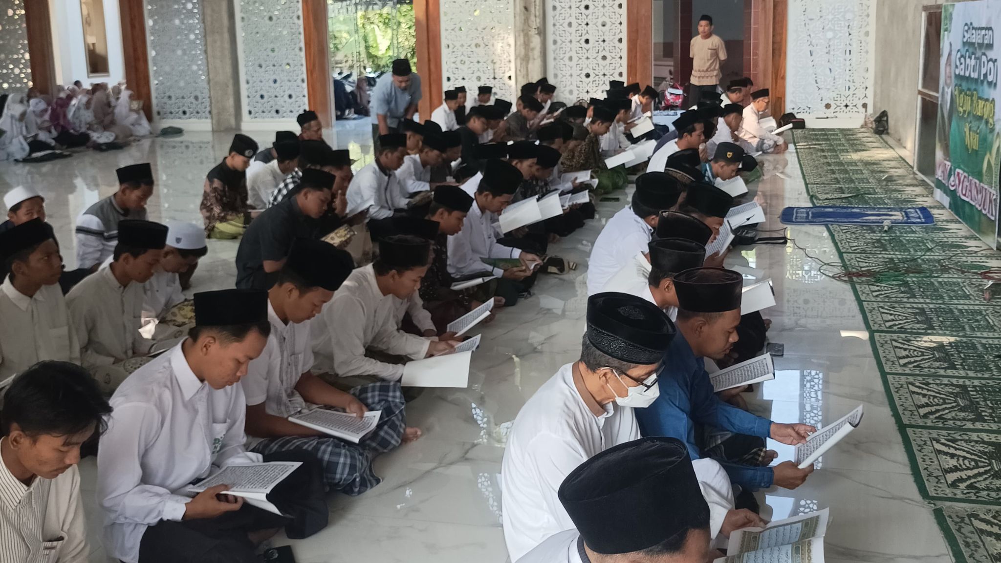 Selapanan Penuh Berkah: MAN 3 Nganjuk Gelar Ngaji Bareng Kyai