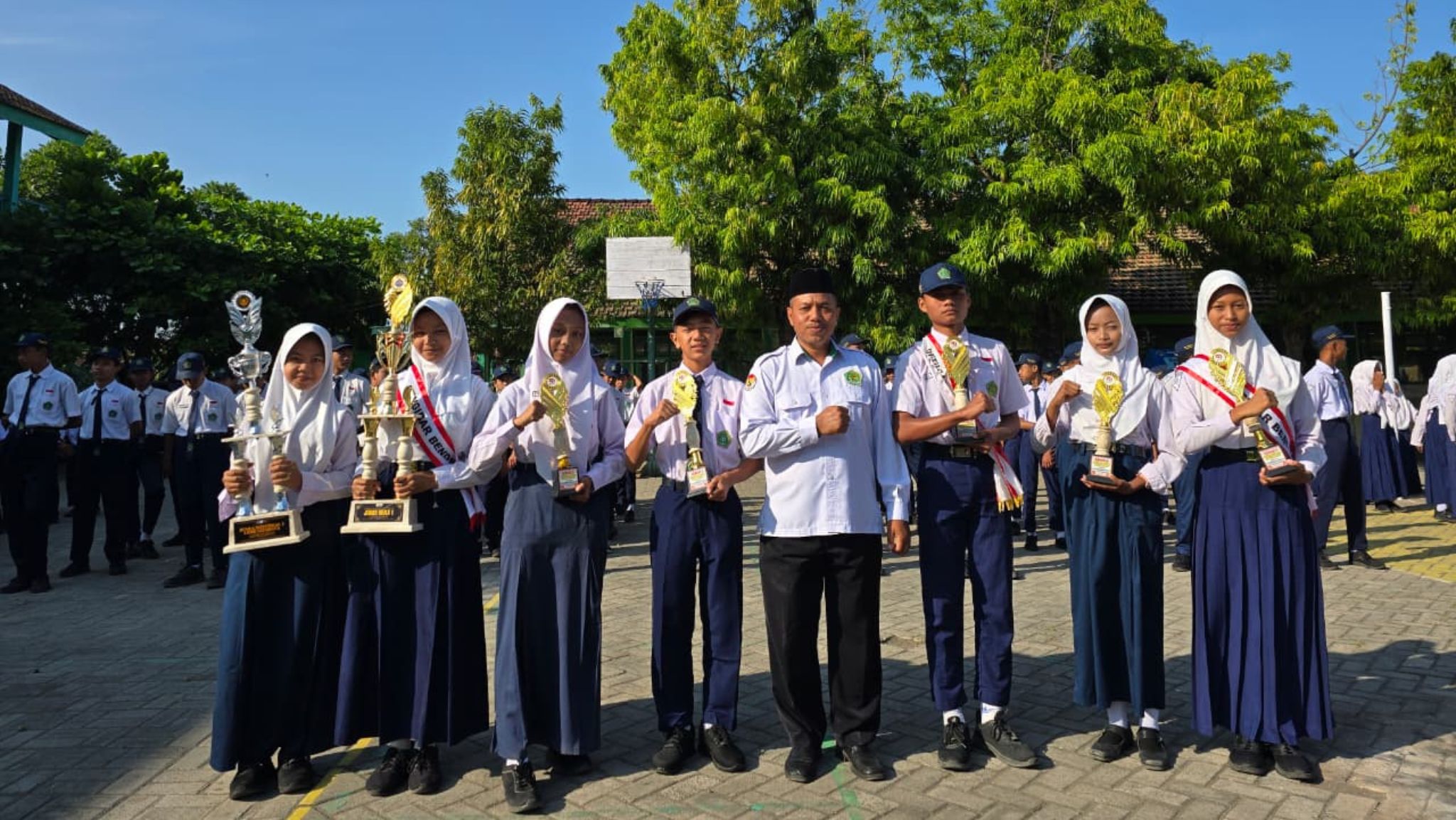 MTsN 8 Nganjuk Panen Juara