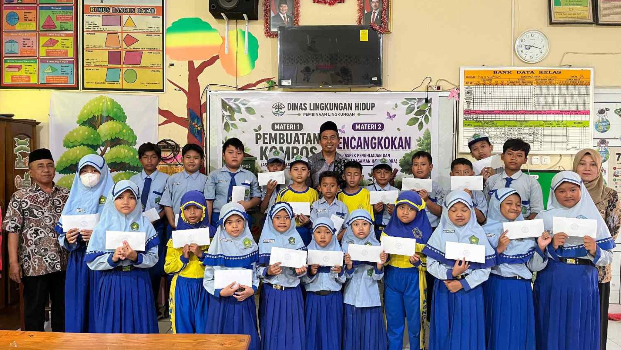 MIN 4 Nganjuk Salurkan Santunan kepada 23 Siswa Yatim dan Piatu