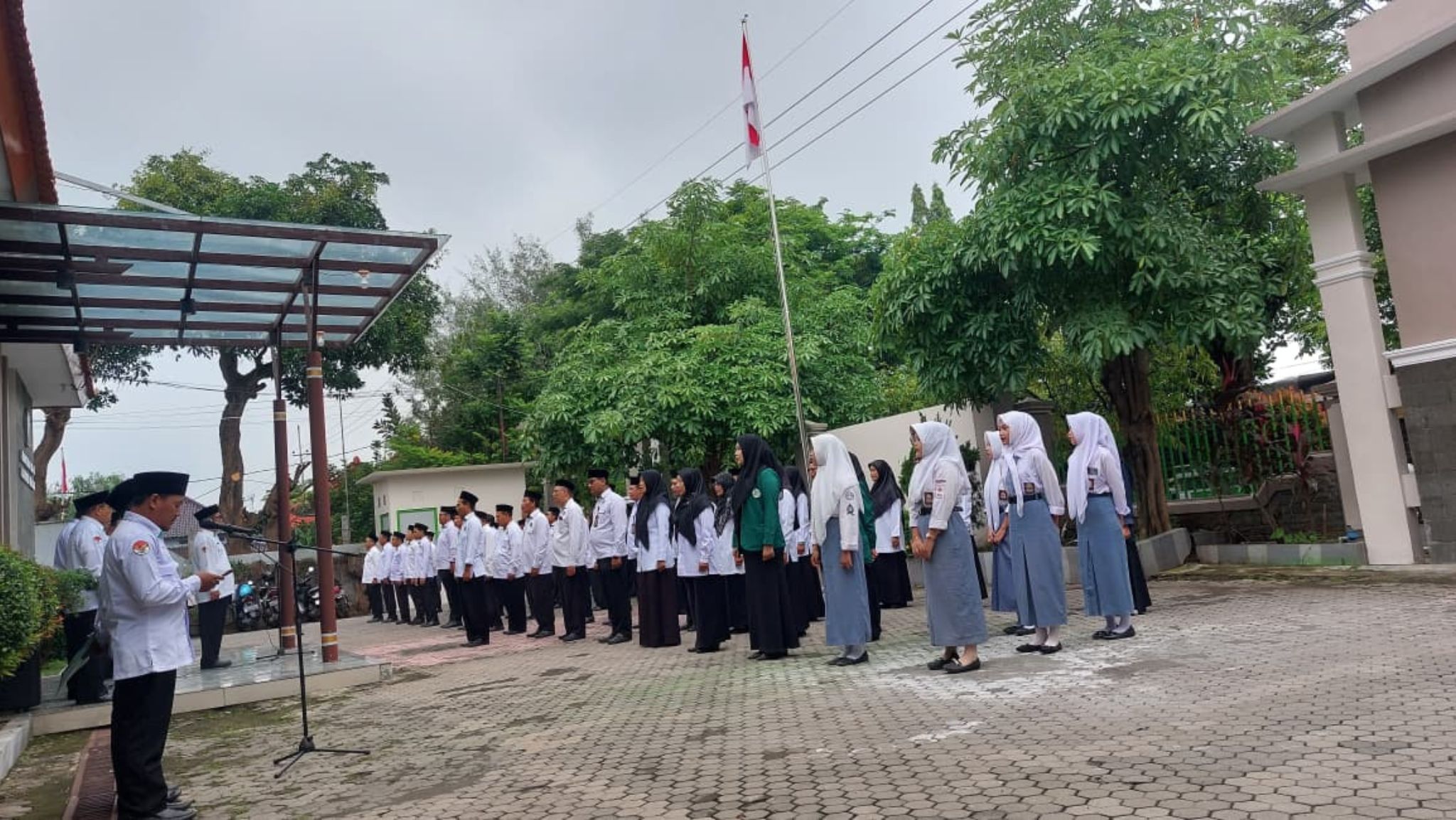 Bangun Integritas, Mutakhirkan Layanan: ASN Kemenag Nganjuk Awali Pekan dengan Apel Bersama